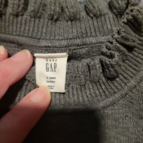 Baby GAP Gray Knit Ruffle Collar Long Sleeve Pullover Toddler Top 2 Years - Picture 2 of 2